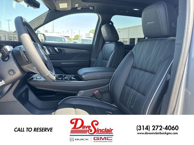 Buick Enclave Vehicle Full-screen Gallery Image 11