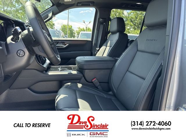 GMC Yukon Vehicle Full-screen Gallery Image 11