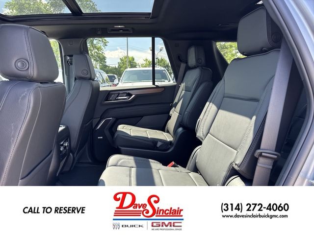 GMC Yukon Vehicle Full-screen Gallery Image 23