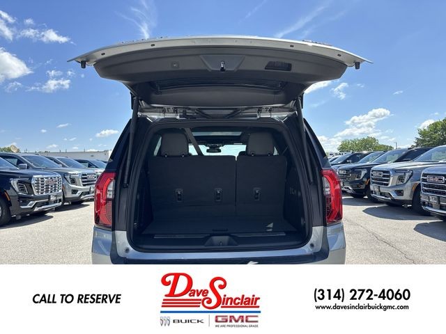 GMC Yukon Vehicle Full-screen Gallery Image 25