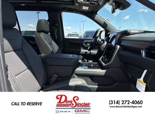 GMC Yukon Vehicle Full-screen Gallery Image 26
