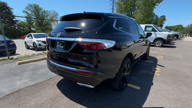 Buick Enclave Vehicle Full-screen Gallery Image 10
