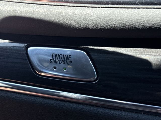 Buick Enclave Vehicle Full-screen Gallery Image 20