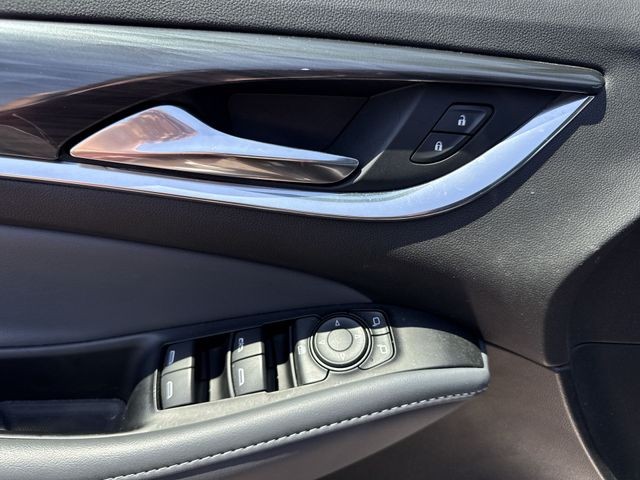 Buick Enclave Vehicle Full-screen Gallery Image 27