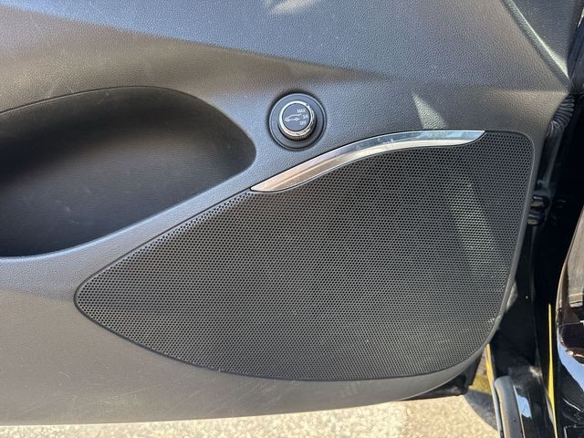 Buick Enclave Vehicle Full-screen Gallery Image 28