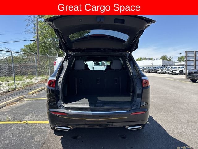 Buick Enclave Vehicle Full-screen Gallery Image 30