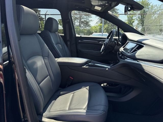 Buick Enclave Vehicle Full-screen Gallery Image 32