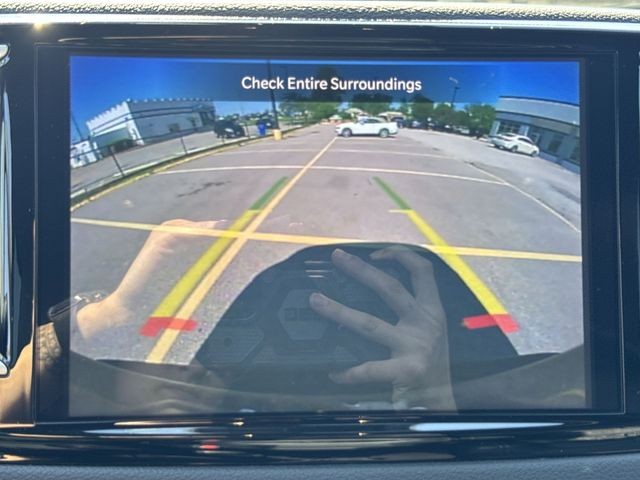 Chrysler Pacifica Vehicle Full-screen Gallery Image 19