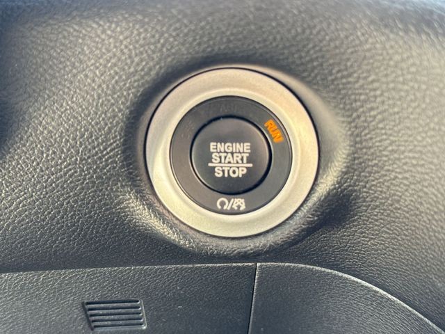Chrysler Pacifica Vehicle Full-screen Gallery Image 21