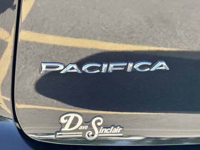 Chrysler Pacifica Vehicle Full-screen Gallery Image 34