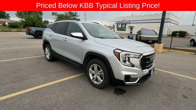 GMC Terrain Vehicle Full-screen Gallery Image 02