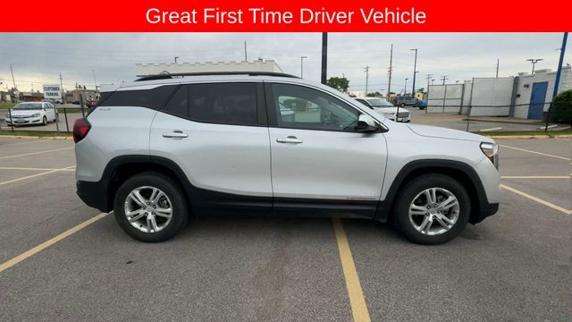 GMC Terrain Vehicle Full-screen Gallery Image 11