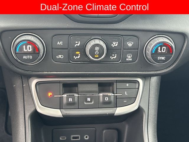 GMC Terrain Vehicle Full-screen Gallery Image 22