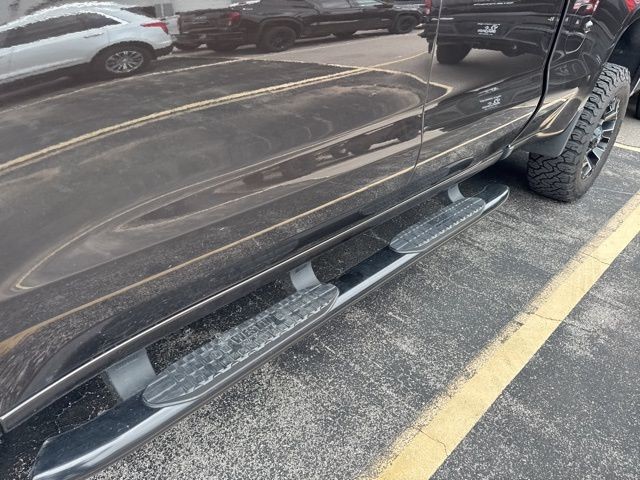 Chevrolet Silverado 1500 Vehicle Full-screen Gallery Image 14