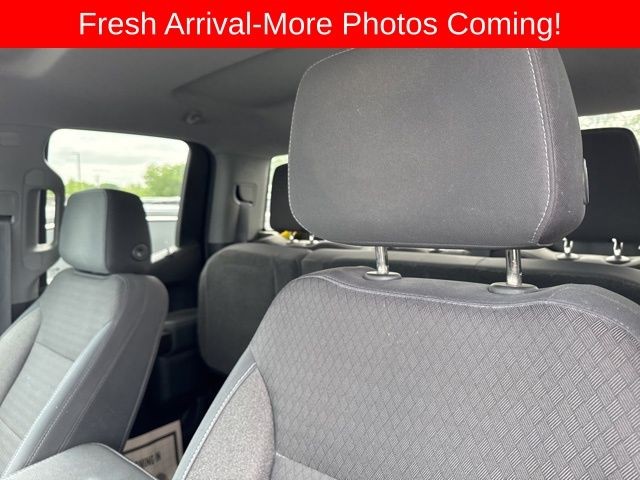 Chevrolet Silverado 1500 Vehicle Full-screen Gallery Image 17