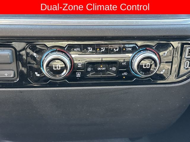 GMC Sierra 1500 Vehicle Full-screen Gallery Image 22