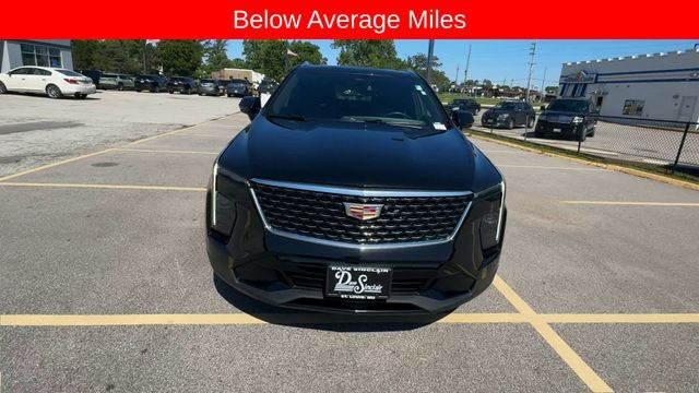 Cadillac XT4 Vehicle Full-screen Gallery Image 03