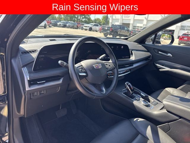 Cadillac XT4 Vehicle Full-screen Gallery Image 13