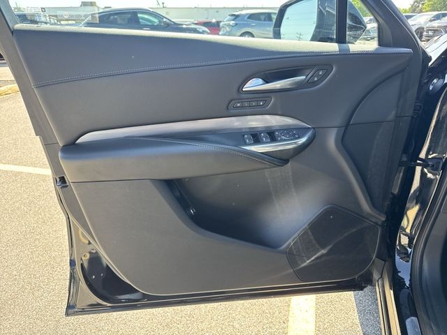 Cadillac XT4 Vehicle Full-screen Gallery Image 26