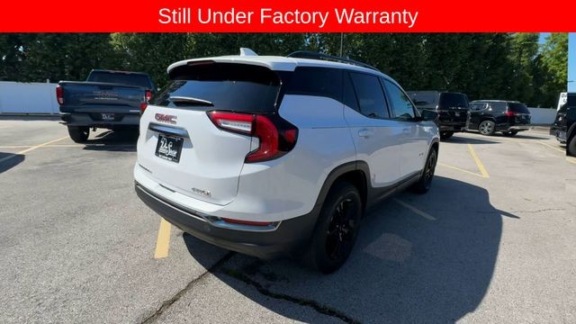 GMC Terrain Vehicle Full-screen Gallery Image 10
