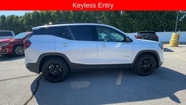 GMC Terrain Vehicle Full-screen Gallery Image 11