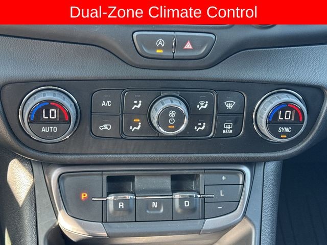 GMC Terrain Vehicle Full-screen Gallery Image 21