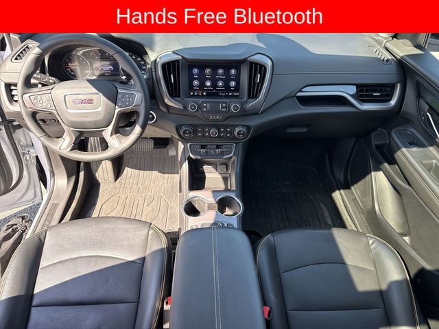 GMC Terrain Vehicle Full-screen Gallery Image 24