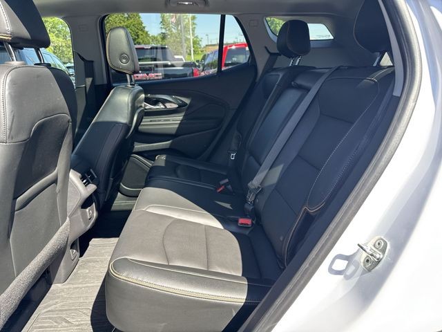 GMC Terrain Vehicle Full-screen Gallery Image 29