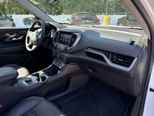 GMC Terrain Vehicle Full-screen Gallery Image 33
