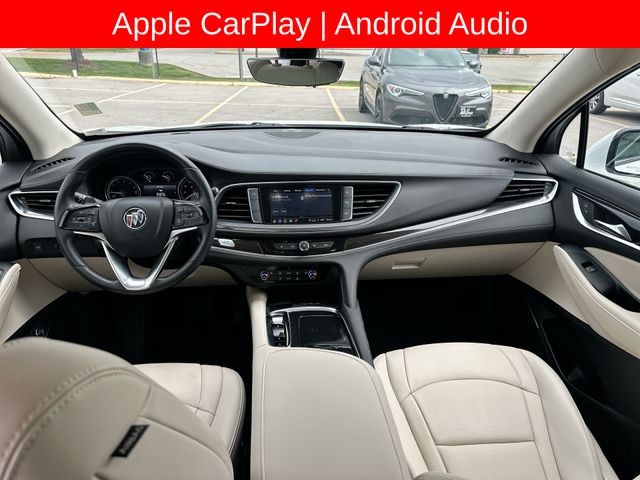 Buick Enclave Vehicle Full-screen Gallery Image 13