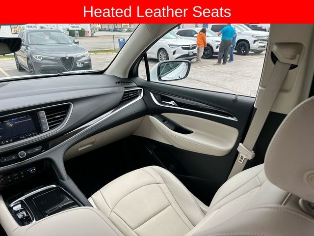 Buick Enclave Vehicle Full-screen Gallery Image 14
