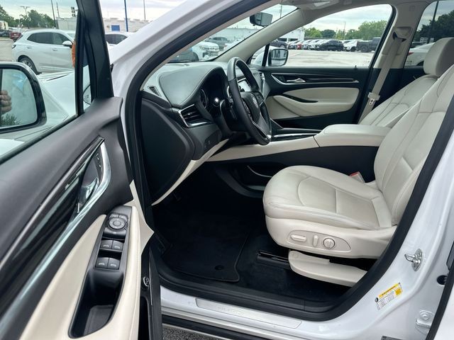 Buick Enclave Vehicle Full-screen Gallery Image 22