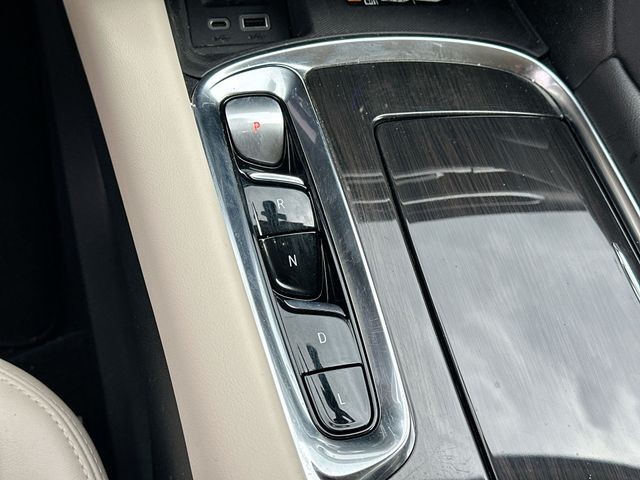 Buick Enclave Vehicle Full-screen Gallery Image 27