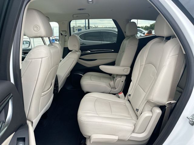 Buick Enclave Vehicle Full-screen Gallery Image 35