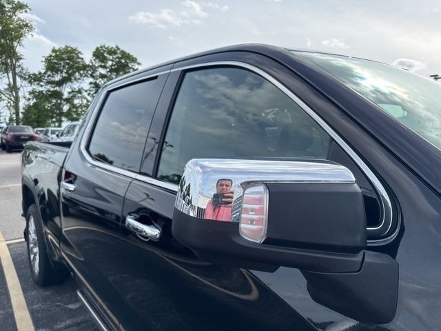 GMC Sierra 1500 Vehicle Full-screen Gallery Image 13