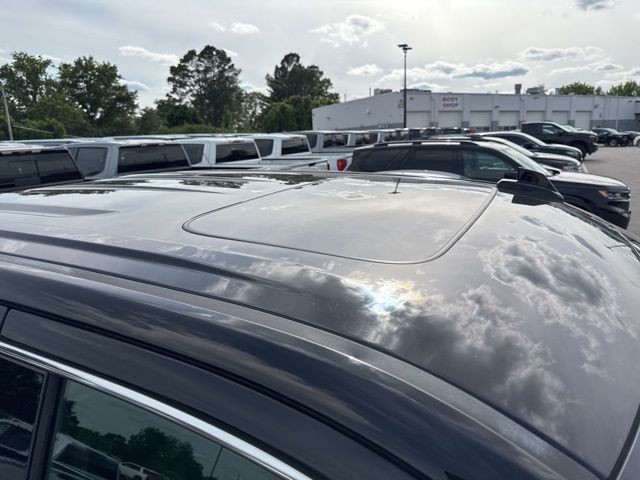 GMC Sierra 1500 Vehicle Full-screen Gallery Image 15