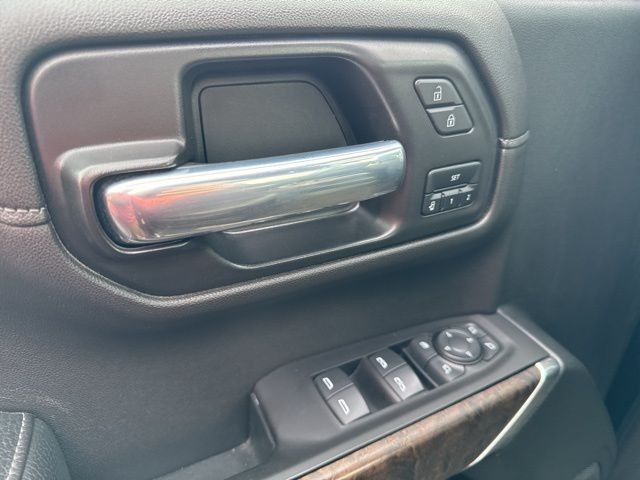 GMC Sierra 1500 Vehicle Full-screen Gallery Image 24