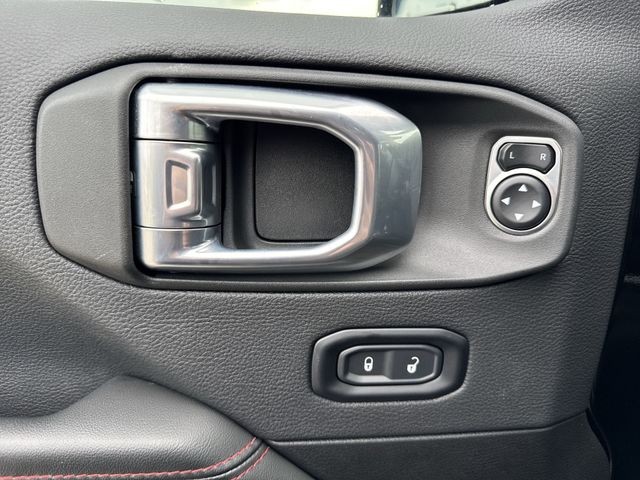 Jeep Wrangler Vehicle Full-screen Gallery Image 27