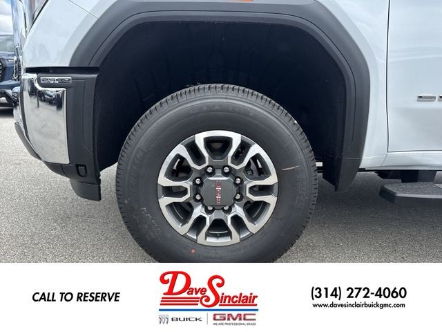 GMC Sierra 2500HD Vehicle Full-screen Gallery Image 10