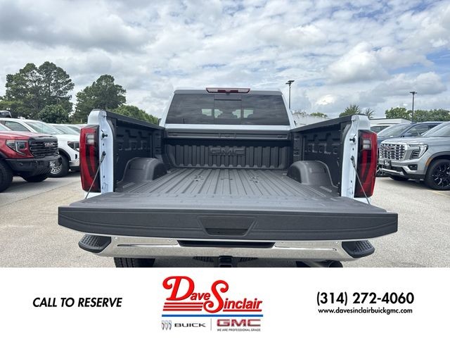 GMC Sierra 2500HD Vehicle Full-screen Gallery Image 24