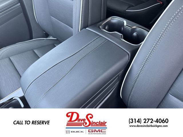 Buick Enclave Vehicle Full-screen Gallery Image 21