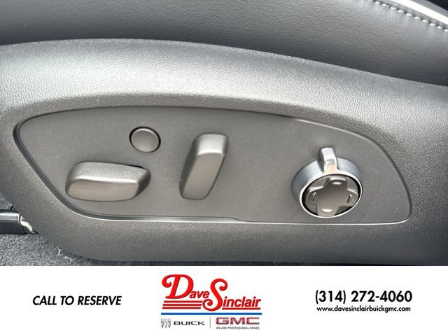 Buick Enclave Vehicle Full-screen Gallery Image 12