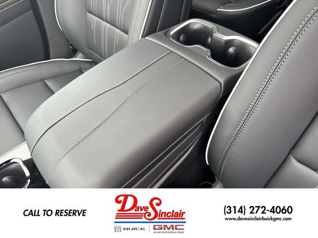 Buick Enclave Vehicle Full-screen Gallery Image 21