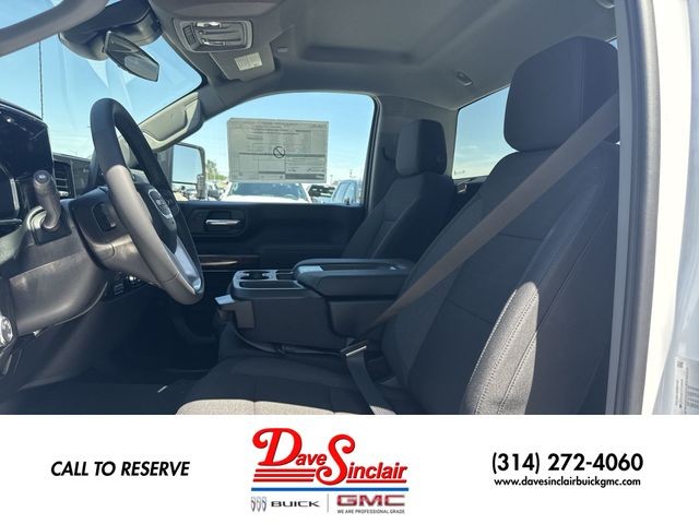 GMC Sierra 2500HD Vehicle Full-screen Gallery Image 11