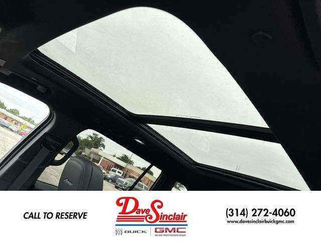 Buick Enclave Vehicle Full-screen Gallery Image 22