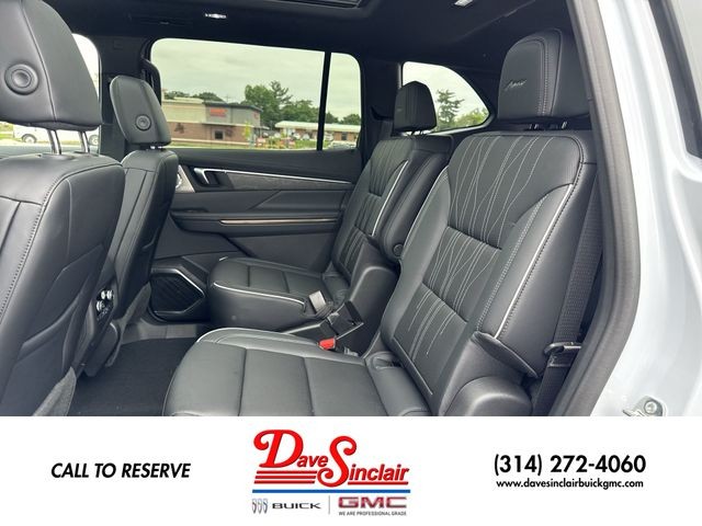Buick Enclave Vehicle Full-screen Gallery Image 23