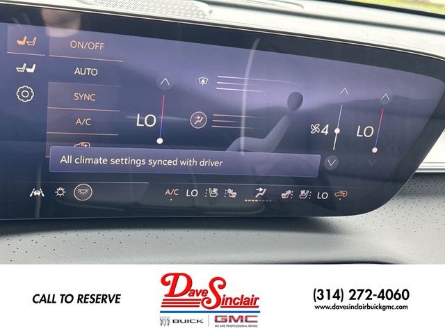 Buick Enclave Vehicle Full-screen Gallery Image 19