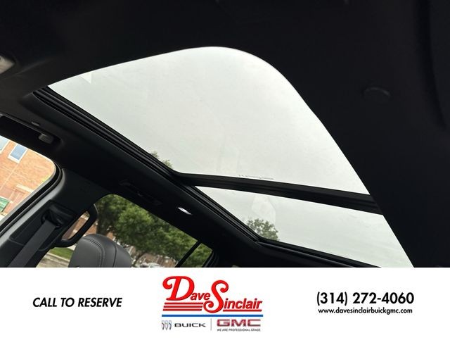 Buick Enclave Vehicle Full-screen Gallery Image 22
