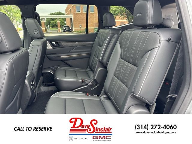 Buick Enclave Vehicle Full-screen Gallery Image 23