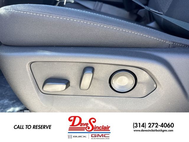 GMC Sierra 1500 Vehicle Full-screen Gallery Image 12